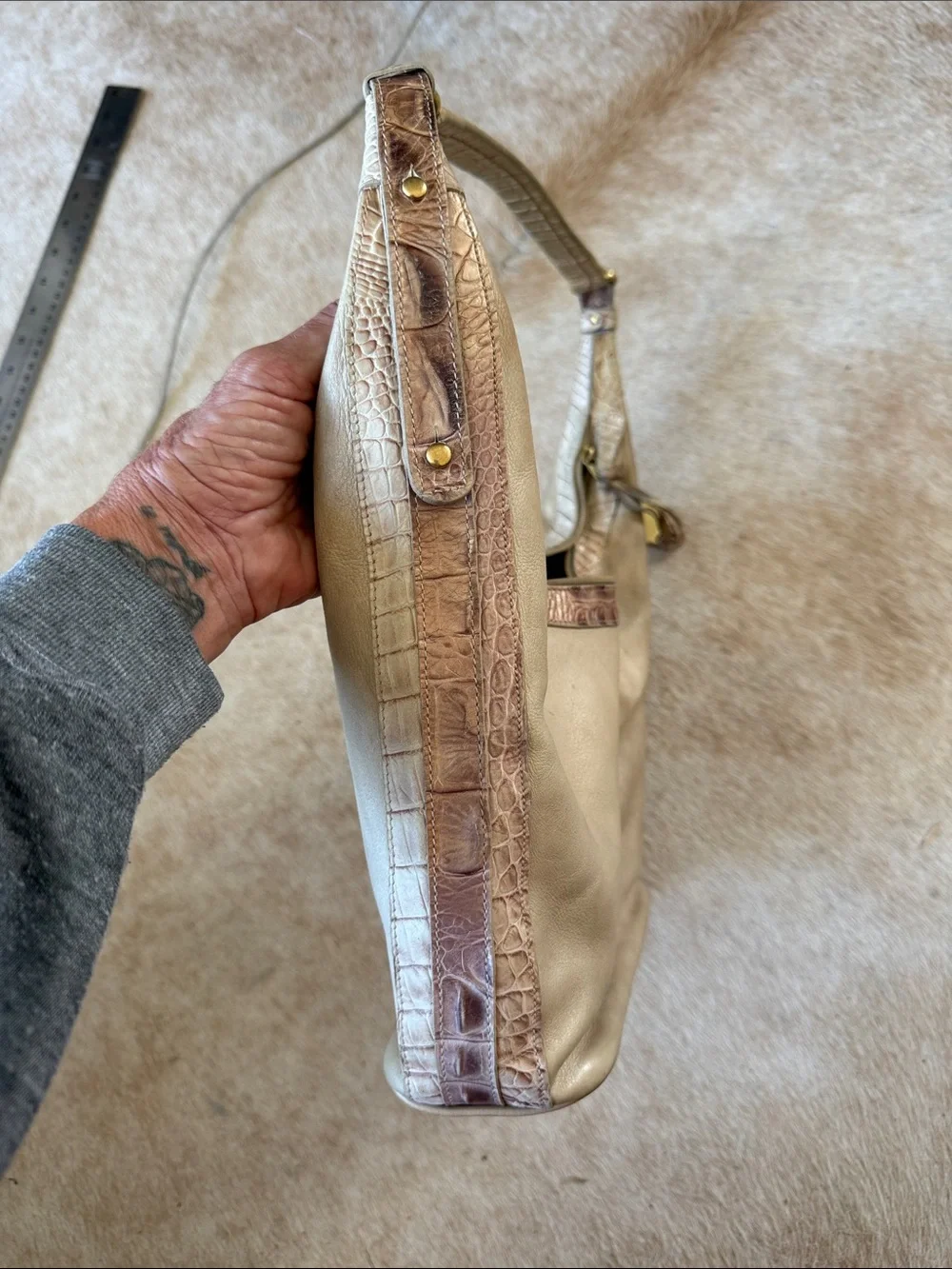 Vintage Brahmin Beige Leather Hobo Shoulder Bag Croc Trim Quiet Luxury
